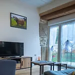 La Bergerie 5/6 Personnes * Montrodat