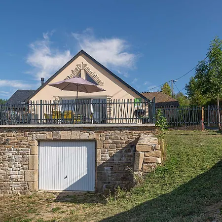 La Bergerie 5/6 Personnes * Montrodat