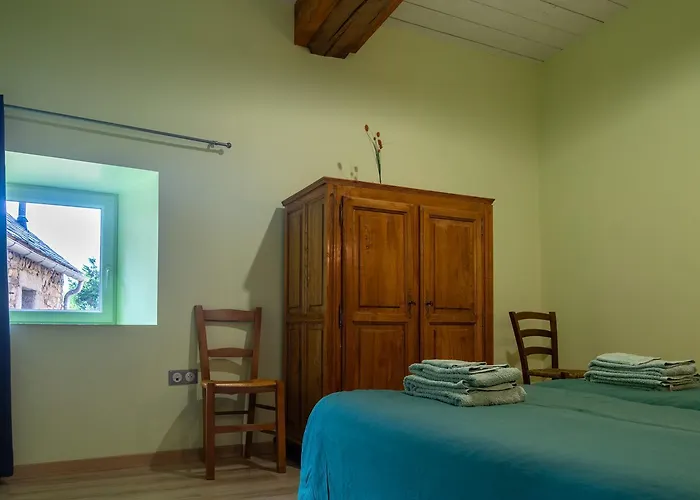 La Bergerie 5/6 Personnes * Montrodat
